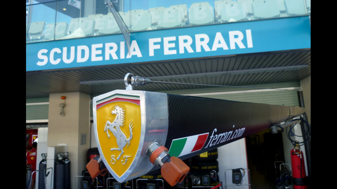 Ferrari-Box - GP Abu Dhabi - 10. November 2011
