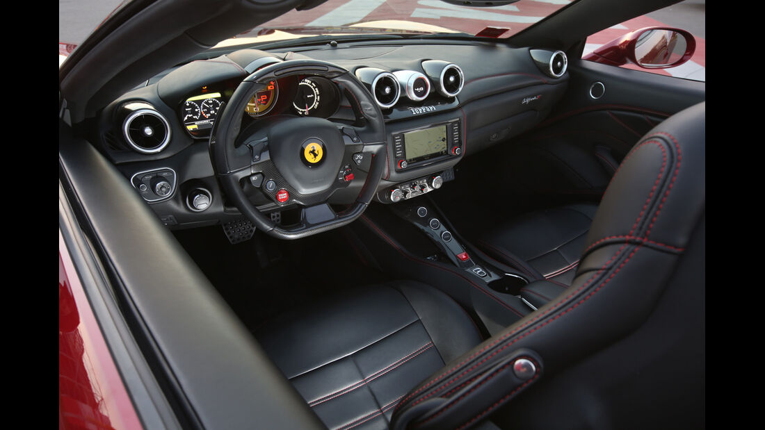 Ferrari California T, Cockpit