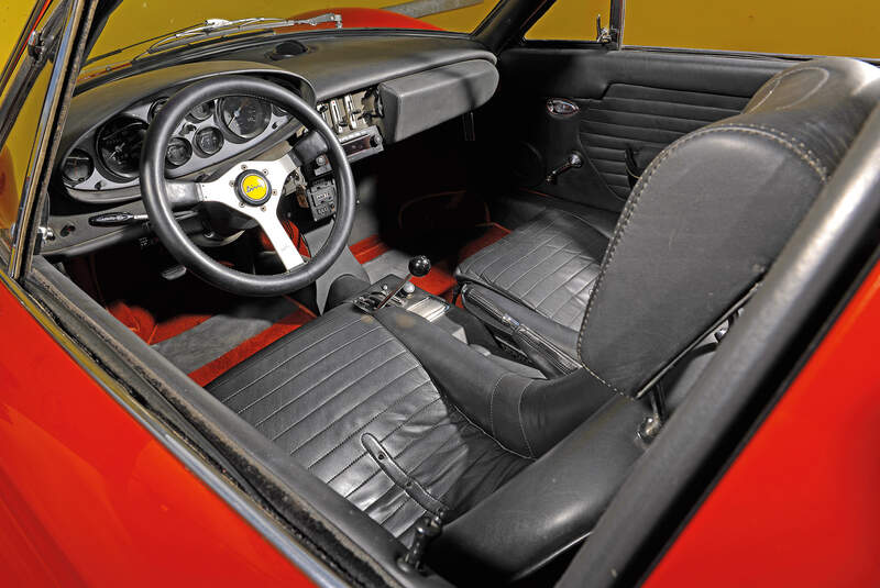 Ferrari Dino 246 GTS, Cockpit