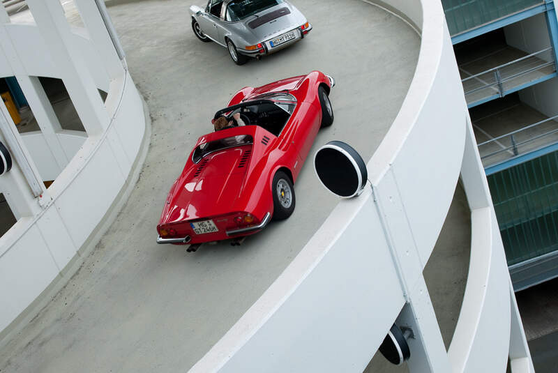 Ferrari Dino 246 GTS, Porsche 911 S Targa, Heckansicht