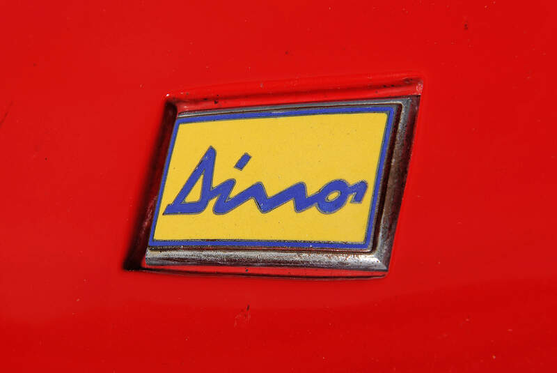 Ferrari Dino 246 GTS, Typenbezeichnung, Emblem