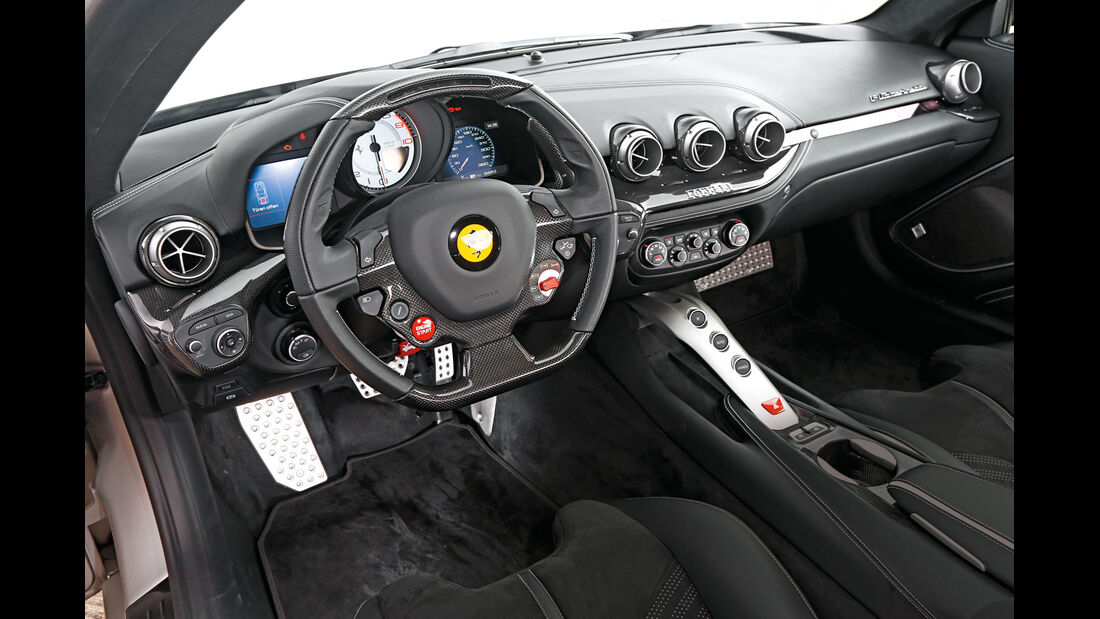 Ferrari F12 Berlinetta, Cockpit
