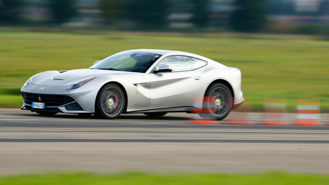 Ferrari F12 Berlinetta, Seitenansicht, Bremstest