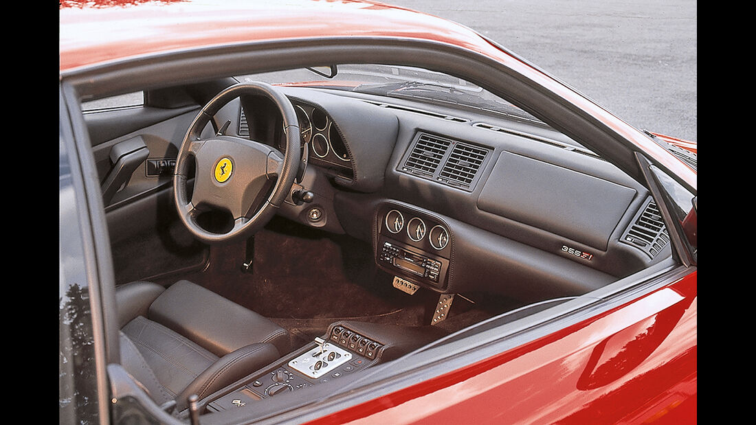 Ferrari F355, Cockpit