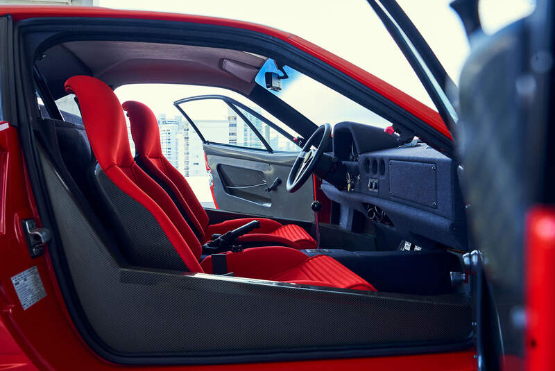 Ferrari F40 (1990) Cockpit