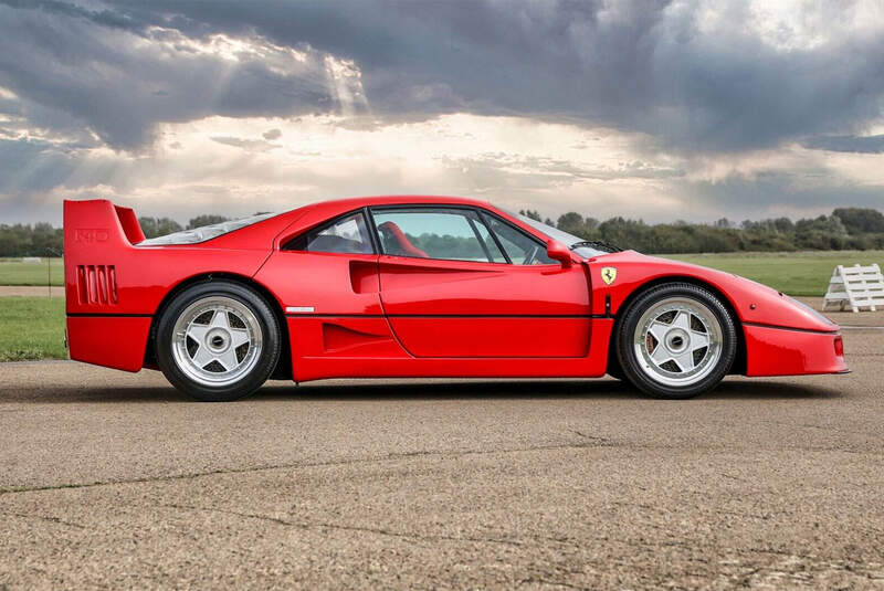 Ferrari F40 (1990) Seitenansicht