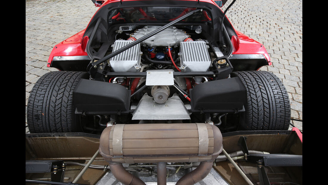 Ferrari F40, Motor