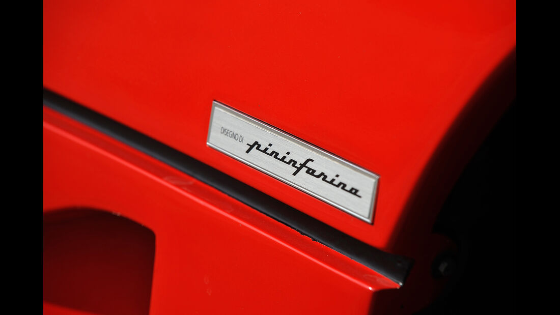 Ferrari F40, Schriftzug, Typenbezeichnung