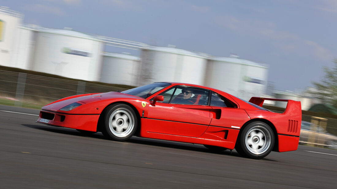 Ferrari F40, Seitenansicht