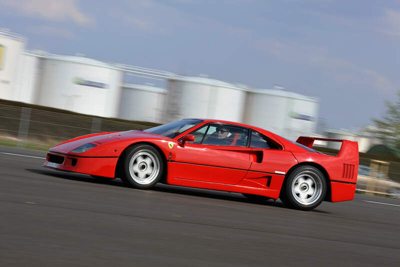 Ferrari F40, Seitenansicht