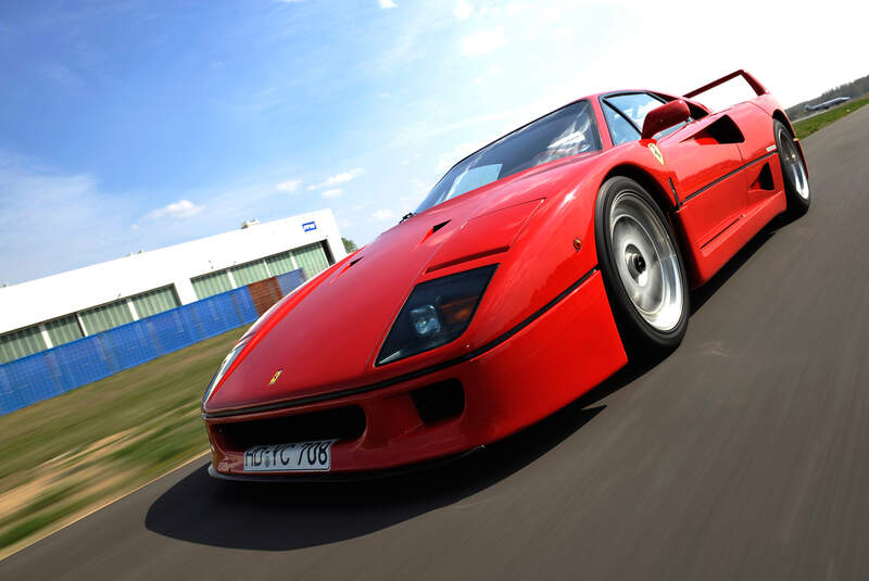 Ferrari F40, Seitenansicht