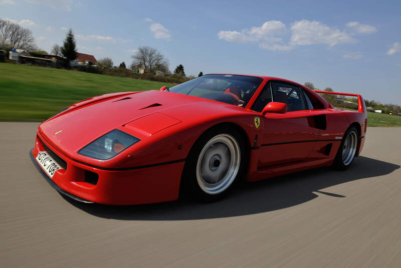 Ferrari F40, Seitenansicht