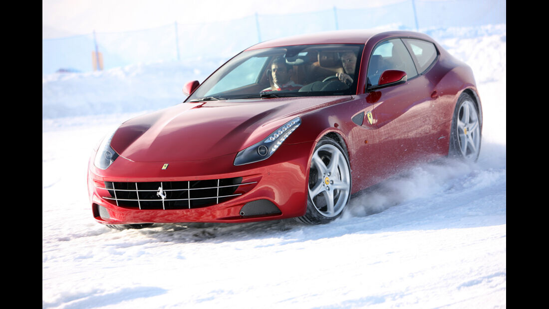 Ferrari FF, Frontansicht, Schnee