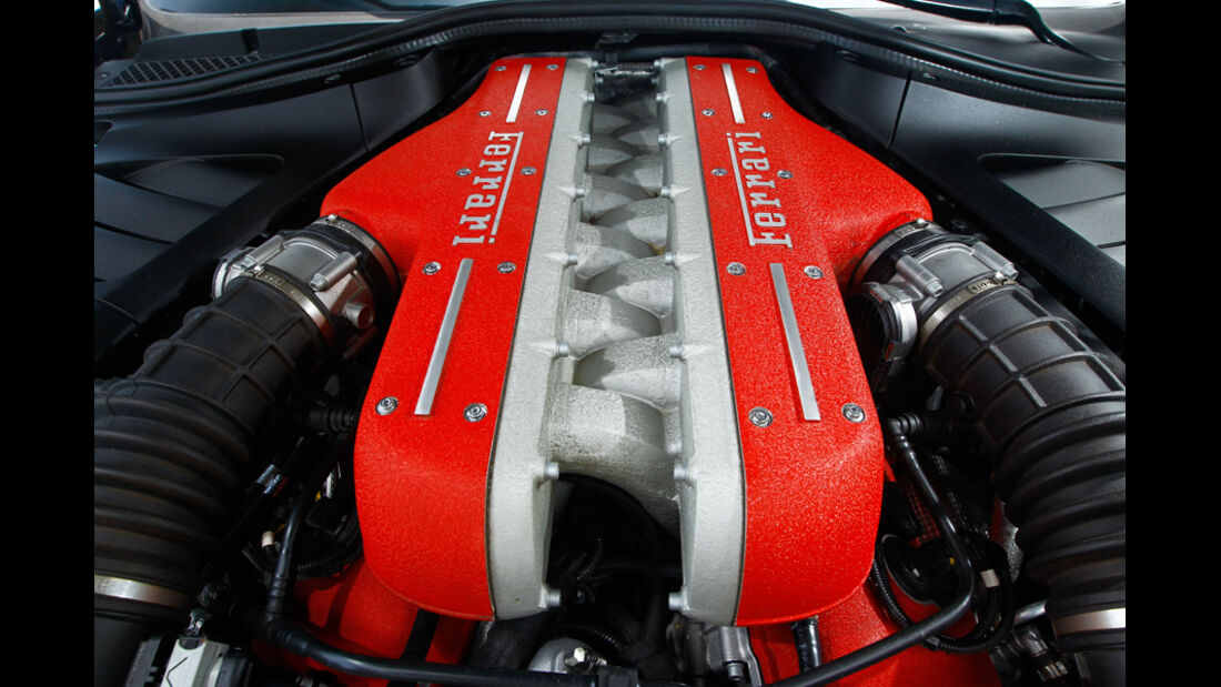 Ferrari FF, Motor, Motorblock