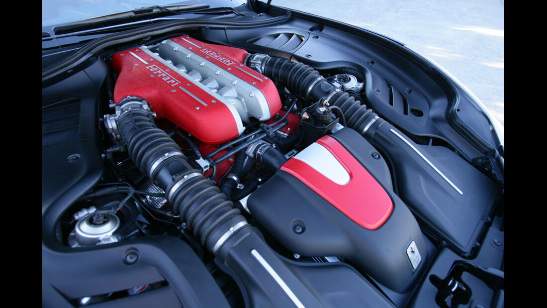 Ferrari FF, Motorraum, Motor