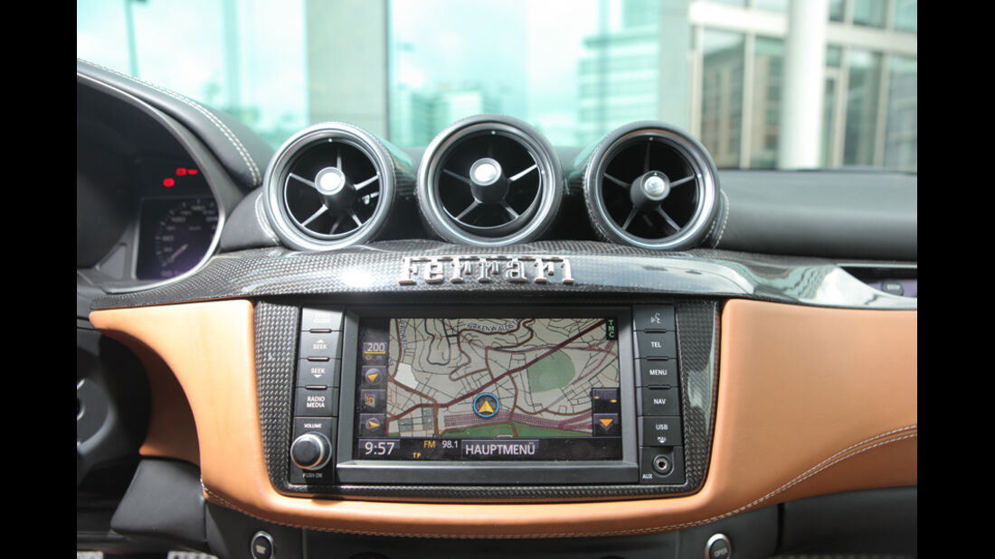 Ferrari FF, Navigation