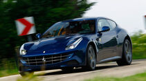 Ferrari FF, Seitenansicht, Kurvenfahrt
