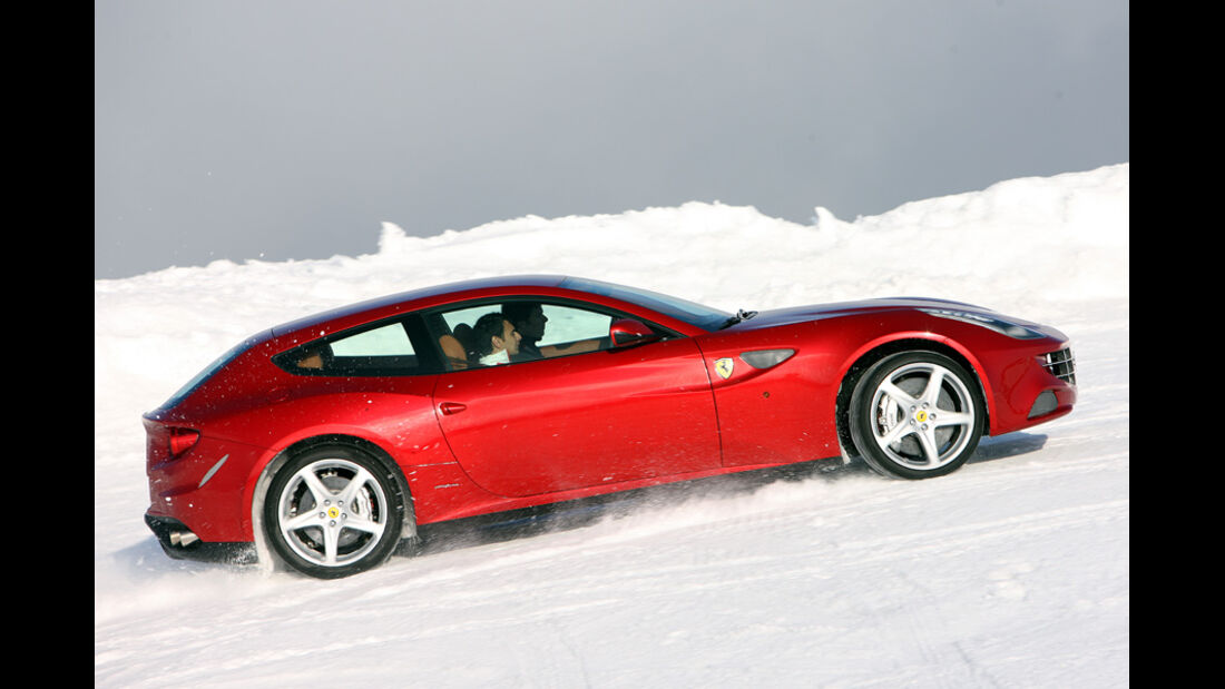 Ferrari FF, Seitenansicht, Schnee