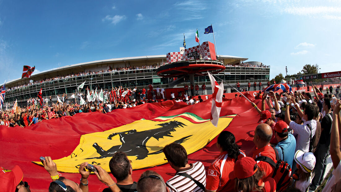 Ferrari-Fans - Ferrari-Flagge - GP Italien 2009