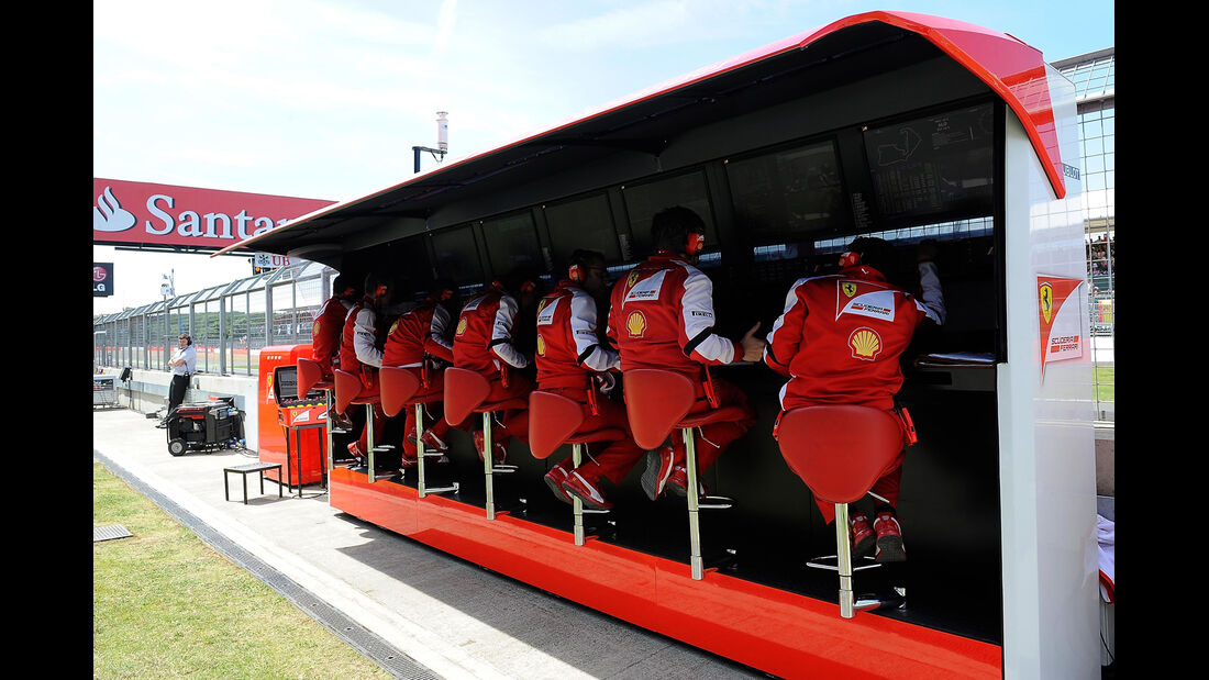 Ferrari Kommandostand  - Formel 1 - GP England - 30. Juni 2013