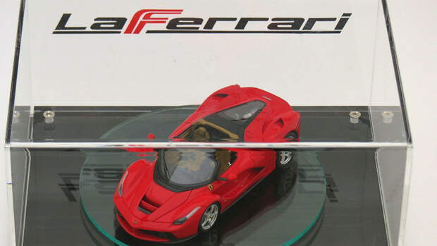 Ferrari LaFerrari Spider Modellauto