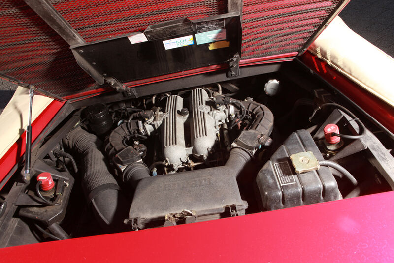Ferrari Mondial T, Cabriolet 1992, Motorraum, Detail