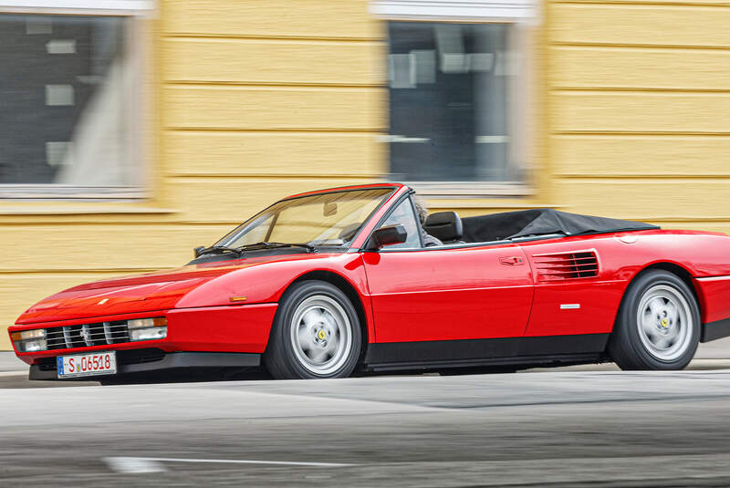 Ferrari Mondial T Cabriolet, Cabrios vom Kiesplatz