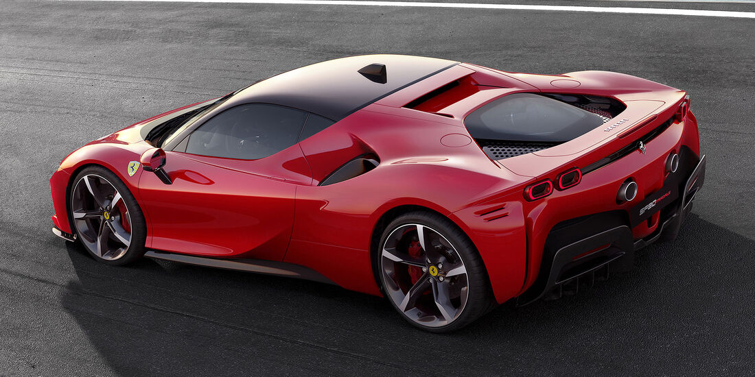 Ferrari-SF90-Stradale-articleDetailWide-