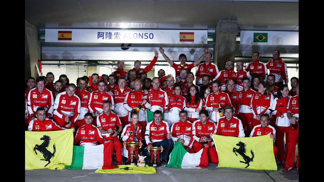 Ferrari Siegerfoto - Formel 1 - GP China - 14. April 2013