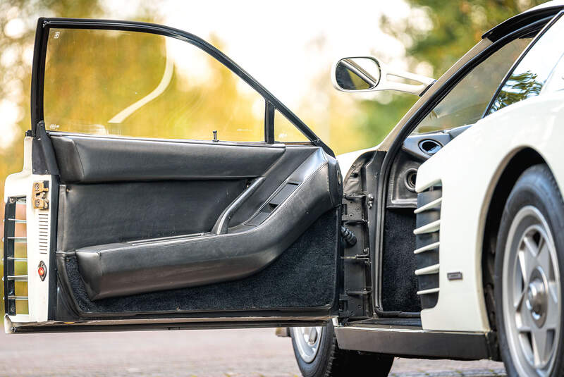 Ferrari Testarossa Monospecchio (1986) Bianco / Nero