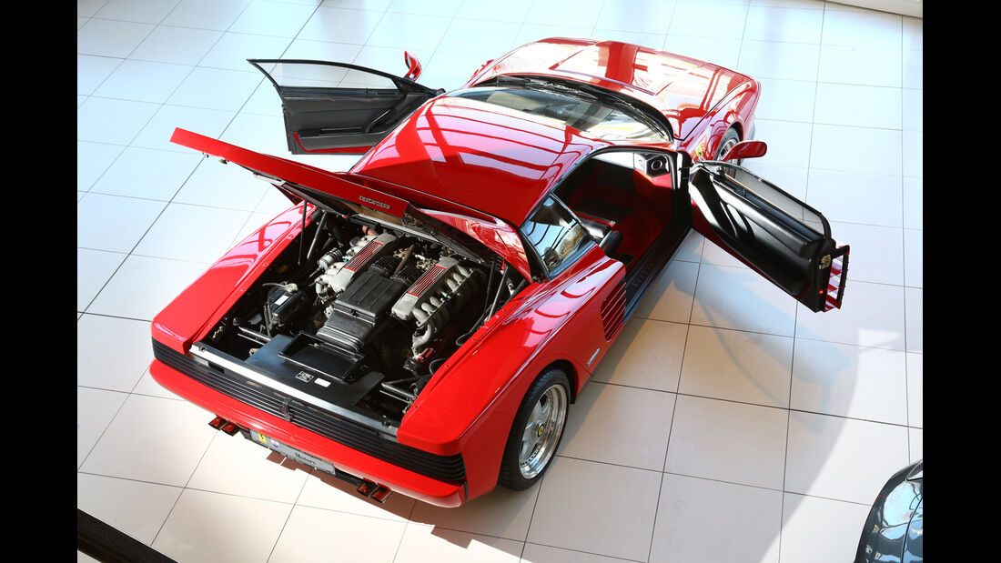 Ferrari Testarossa, von oben, Türen offen