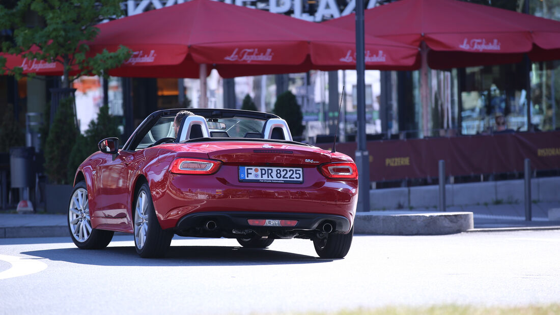 Fiat 124 Spider 1.4 Turbo, Heckansicht