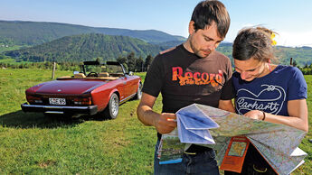 Fiat 124 Spider, Rückansicht, Anna Matuschek, Karten lesen