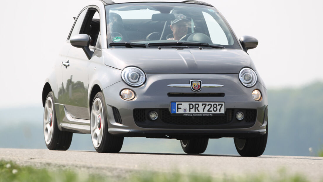 Fiat 500 C Abarth 1.4 T-Jet 16V, Cabrio, Frontansicht, Ausfahrt