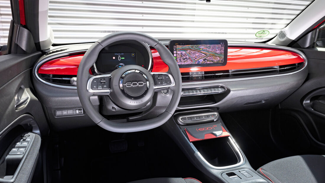 Fiat 600e, Cockpit