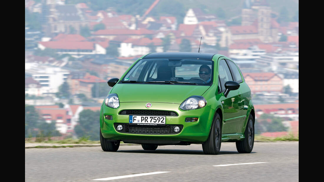 Peugeot 208 82 Vti und Fiat Punto 0,9 Twinair im Test Kleinwagen, kleiner Motor, wenig Spaß Peugeot 208 82 Vti und Fiat Punto 0,9 Twinair im Test Kleinwagen, kleiner Motor, wenig Spaß