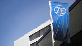 Flagge ZF Friedrichshafen Firmengelände