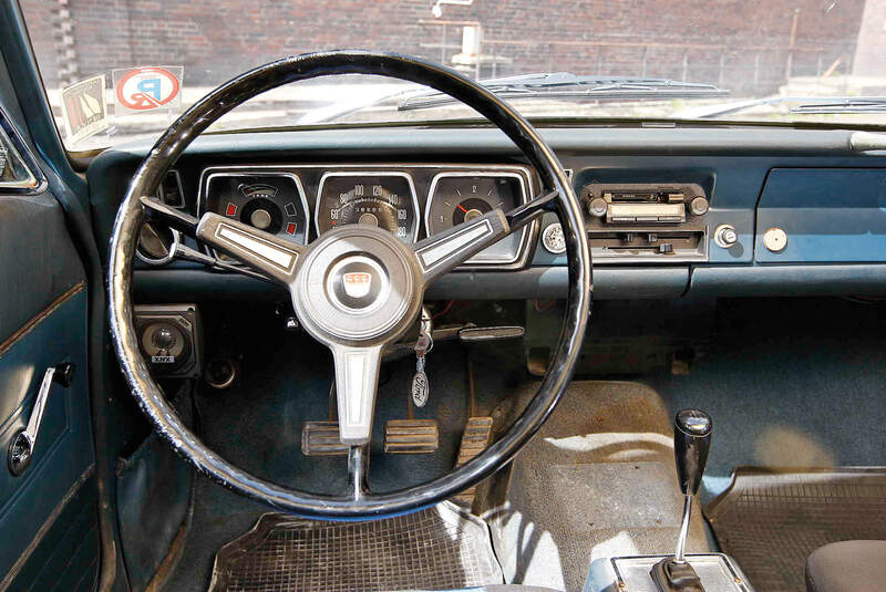 Ford 17/20 M P7, Cockpit, Lenkrad