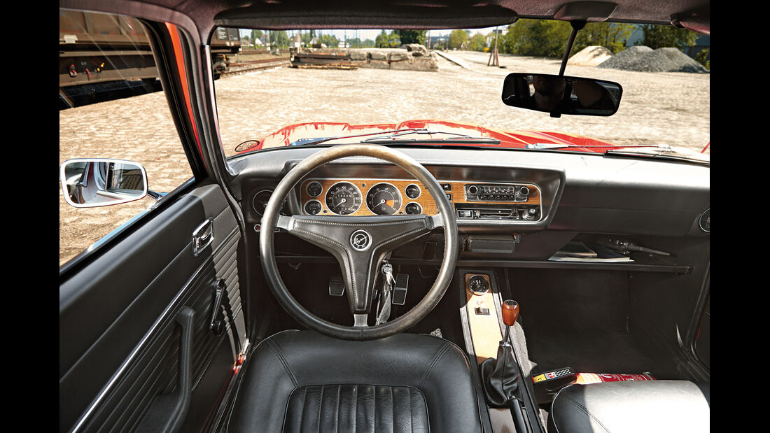 Ford Capri Serie 1, Lenkrad, Cockpit