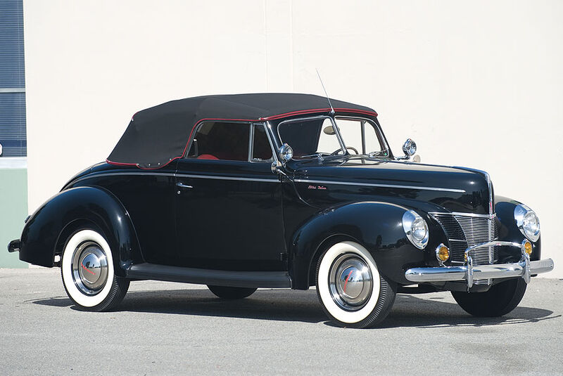 Ford Deluxe Convertible Coupe