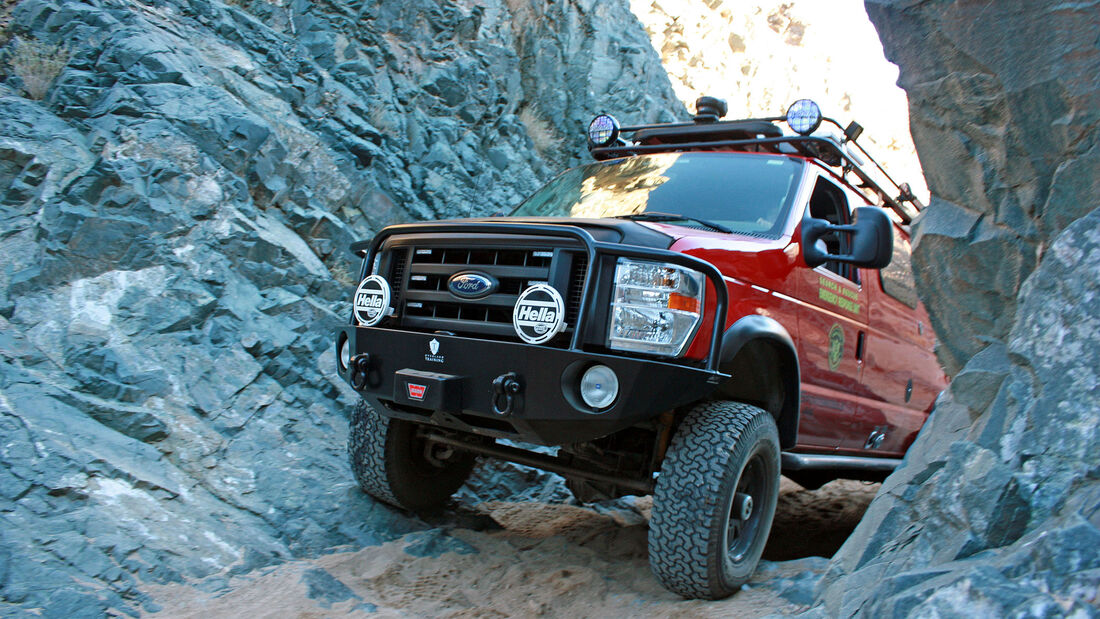 Ford E-Series 4x4 Sportsmobile: Monster Wohnmobil Mit V10 | AUTO MOTOR ...