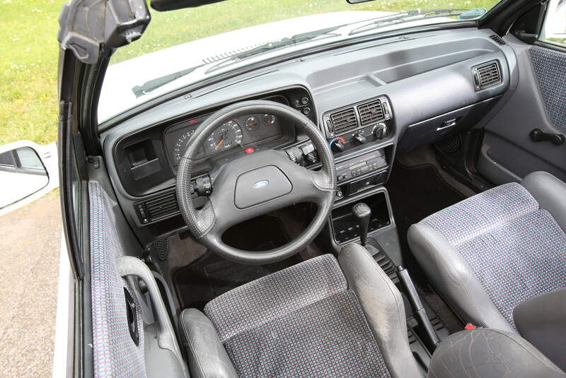 Ford Escort 1.6 XR3i Cabriolet, Cockpit