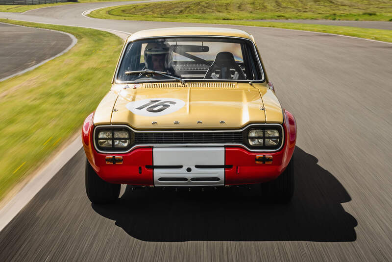 Ford Escort Alan Mann 68 Edition by Boreham Motorworks driving shots