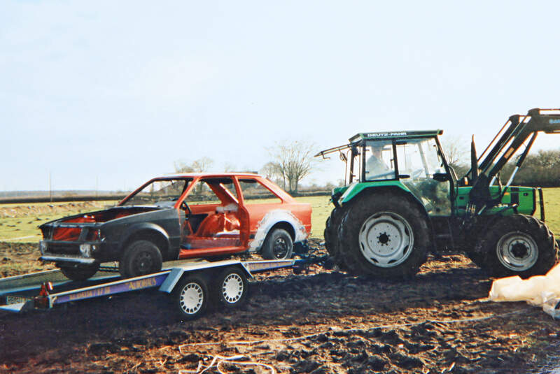 Ford Escort RS 1600i, Traktor, Karosserie