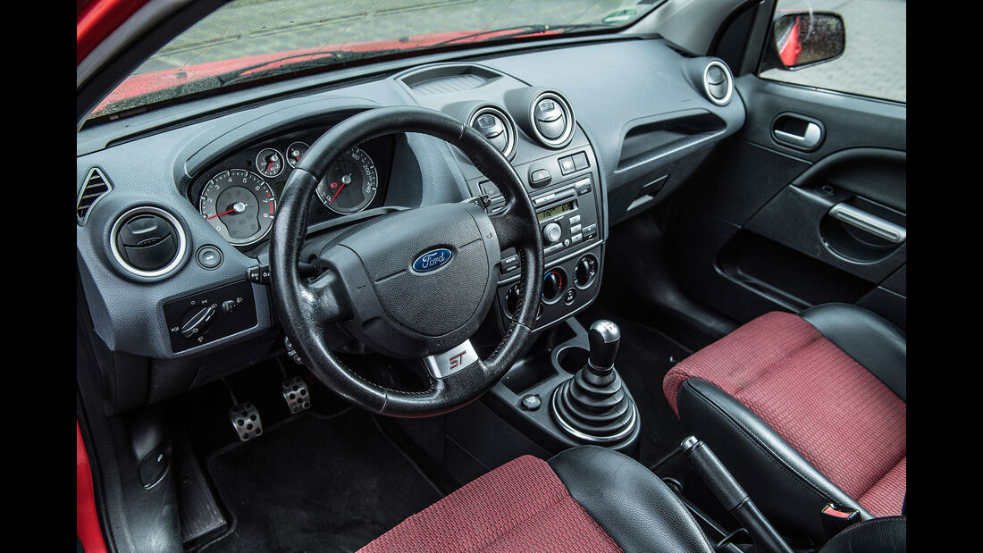 Ford-Fiesta-ST-Interieur