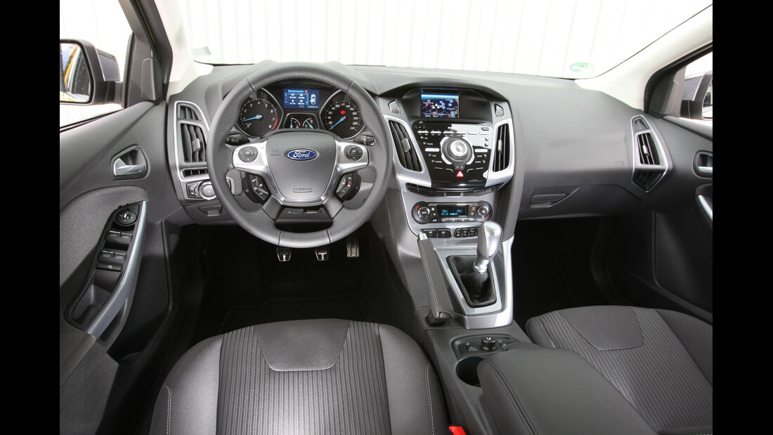 Ford Focus 1.0 Ecoboost, Cockpit, Lenkrad