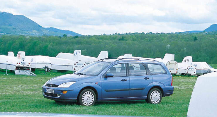 Ford Focus 2.0i Ghia Turnier