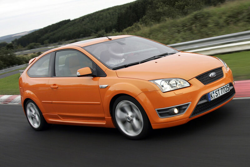 Ford Focus II ST 2.5 Turbo (2005)