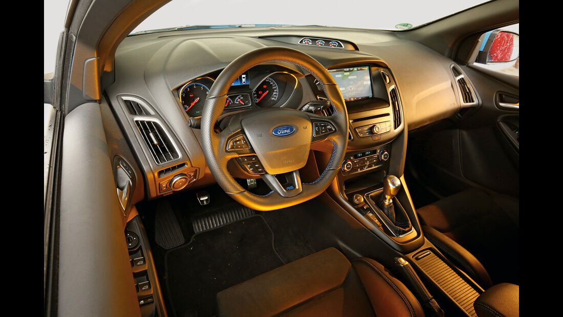 Ford Focus RS, Cockpit