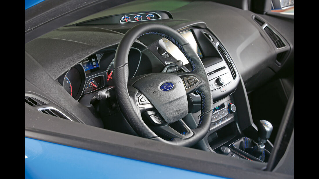 Ford Focus RS, Cockpit